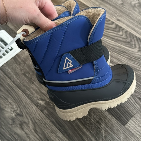 SOLD * NEW! RIPZONE Boots - Picture 1 of 5